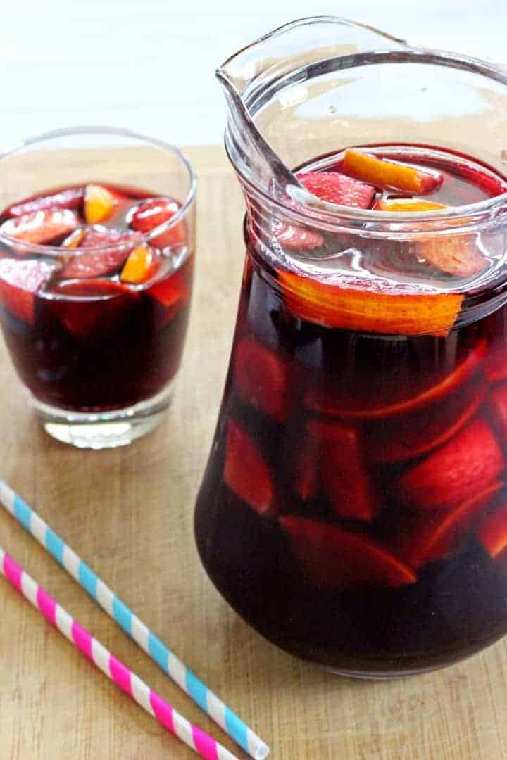 A delicious, summery, sparking red sangria!
