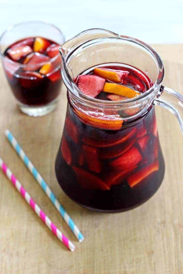 A delicious, summery, sparking red sangria!