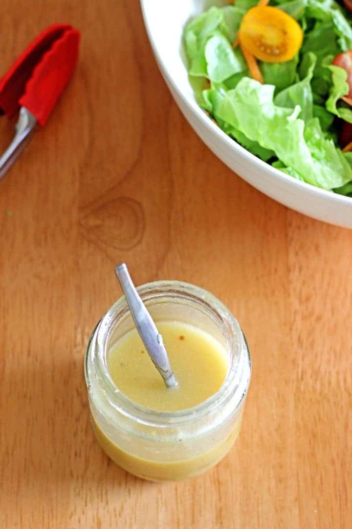 2 minutes and 1 jar is all that stands between you and this awesome honey mustard dressing.