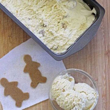 No-churn gingerbread ice-cream - it's the perfect Christmassy dessert!