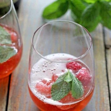 Sparkling sorbet champagne cocktail - the perfect drink for an extra special occasion.