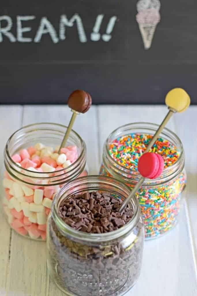 How to set up an ice cream sundae bar at home. Perfect for weddings, birthday parties or just because!