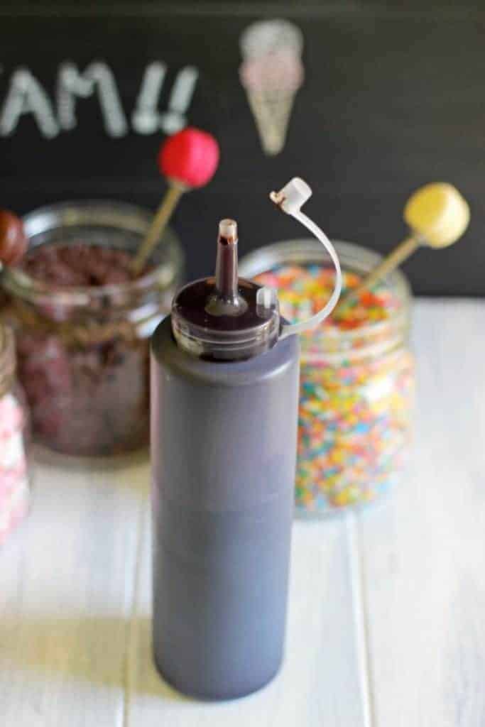 How to set up an ice cream sundae bar at home. Perfect for weddings, birthday parties or just because!