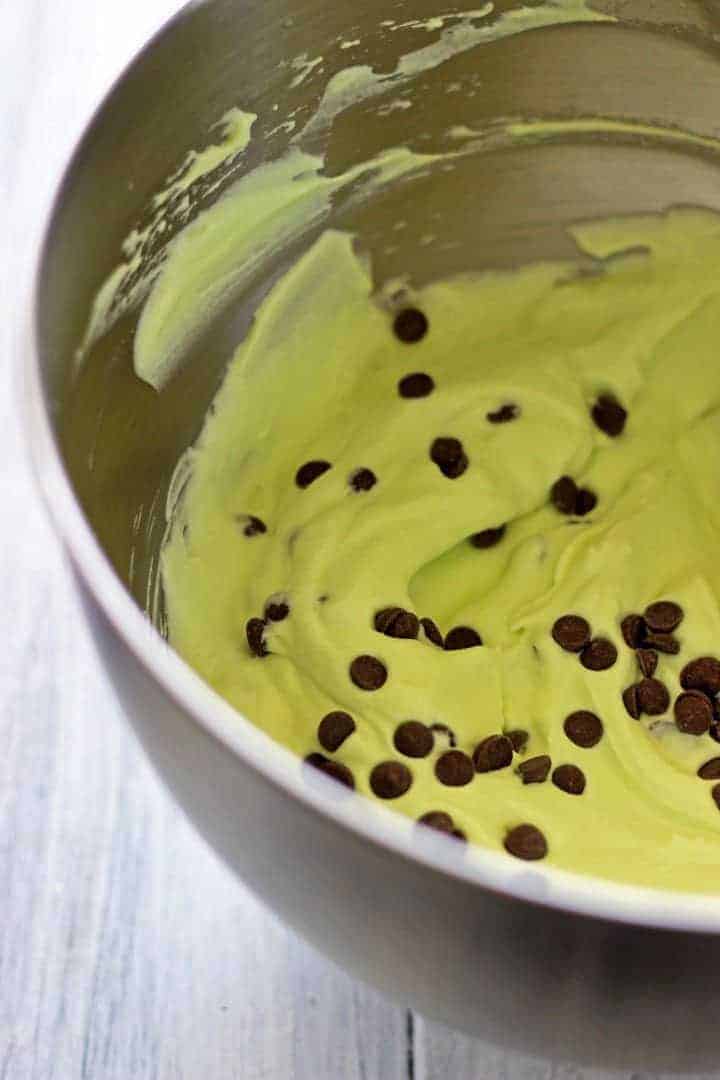 Mint chocolate chip ice-cream - and no ice-cream maker needed! Perfect for the last of the summer days or for St Patrick's Day!