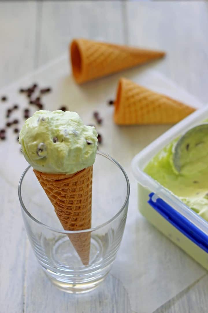 Mint chocolate chip ice-cream - and no ice-cream maker needed! Perfect for the last of the summer days or for St Patrick's Day!