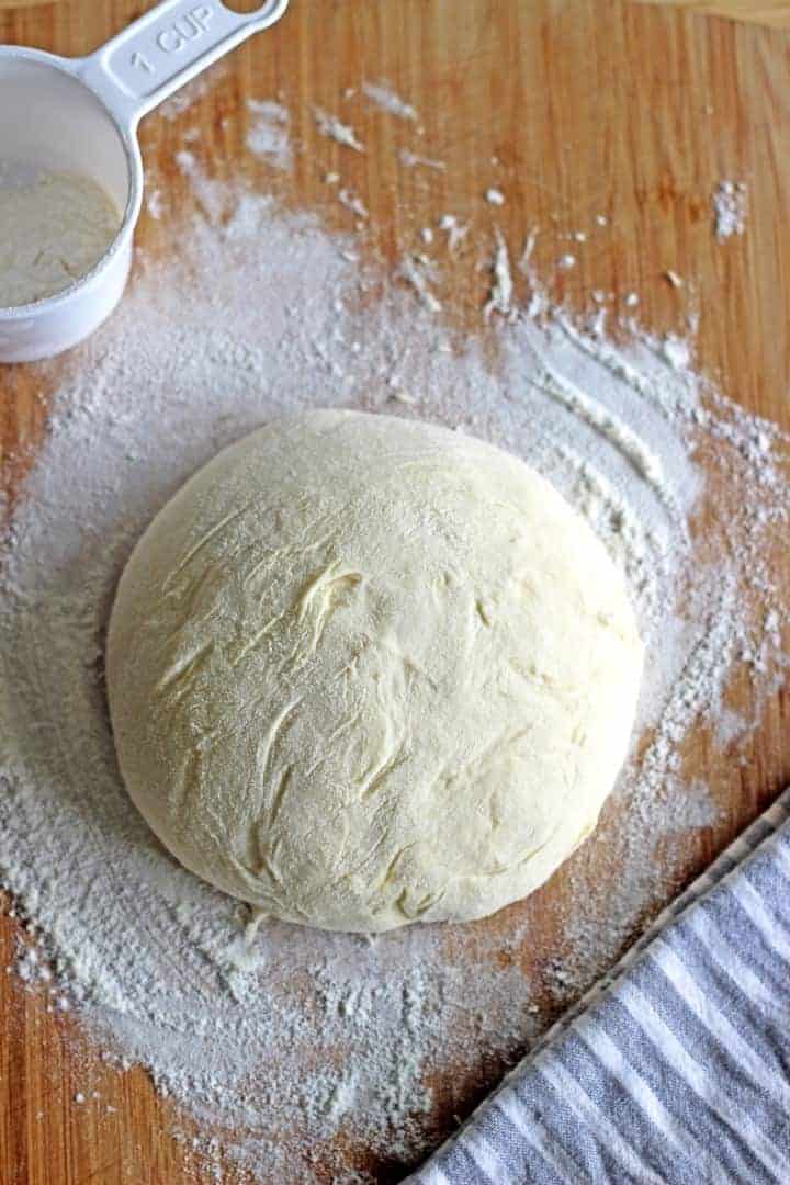 A super simple recipe for the best homemade pizza dough...pizza night will never be the same again!