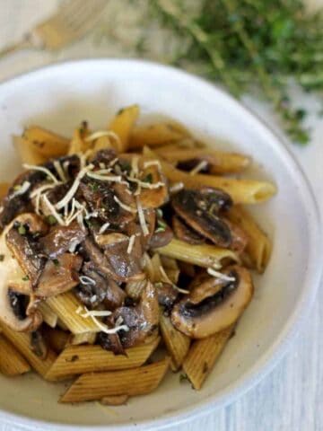 Super speedy mushroom pasta with garlic, herb & butter sauce - a perfect throw together meal, ready in 20 minutes!