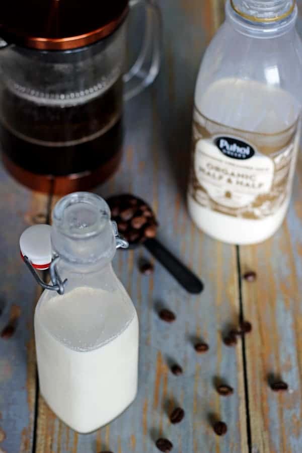 Homemade French Vanilla Coffee Creamer - the best flavour of coffee creamer just got an easy homemade twist - 3 ingredients, 2 minutes - it's the most delicious cup of coffee ever! | thekiwicountrygirl.com