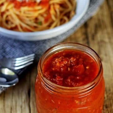 Homemade marinara sauce - the easiest way to make dinner on a Sunday. Throw the ingredients in a pot and simmer away. Simple, delicious & versatile! | thekiwicountrygirl.com