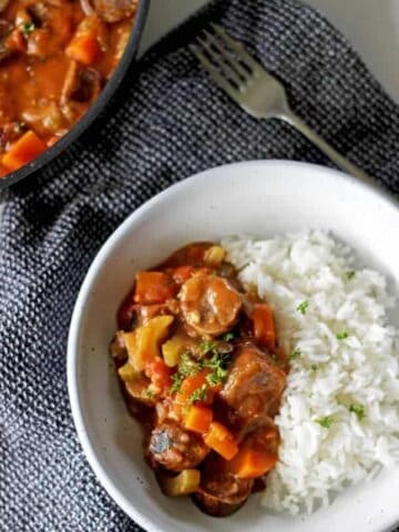 Inspired by my favourite New Orleans dish, this is my take on spicy chicken & sausage gumbo! Easy to make and full of flavour! | thekiwicountrygirl.com