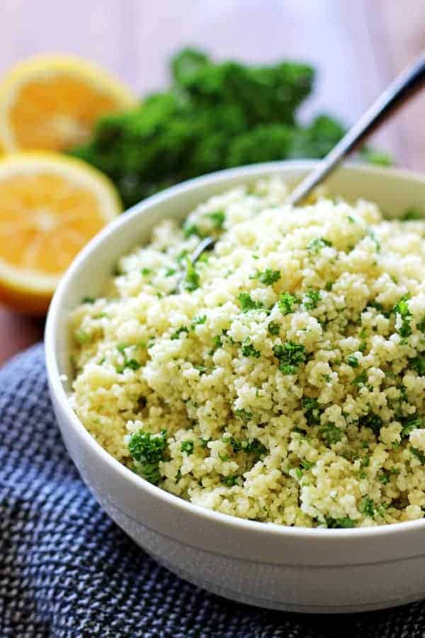 Lemon & parsley couscous salad - the perfect blend of fast and fresh with all the best spring flavours! Perfect for spring picnics! | thekiwicountrygirl.com