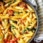 Sundried Tomato & Spinach Pasta - the ultimate in flavour packed comfort food! Plus it's a meal that's ready in 40 minutes! | thekiwicountrygirl.com