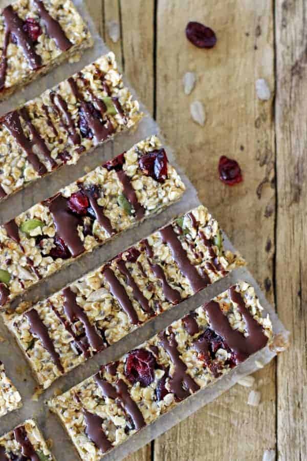 These No Bake Peanut Butter Chia Bars are the perfect healthy snack. They are tasty, full of great ingredients and only take 15 minutes to make! | thekiwicountrygirl.com