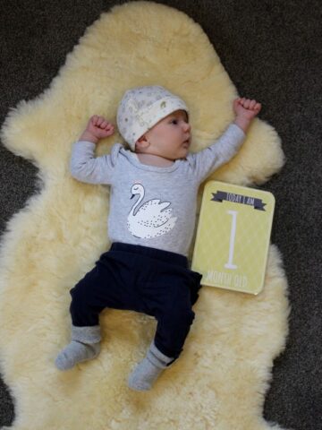 Sadie - 1 month. An update on our new baby girl and what life has been like for her first month | thekiwicountrygirl.com