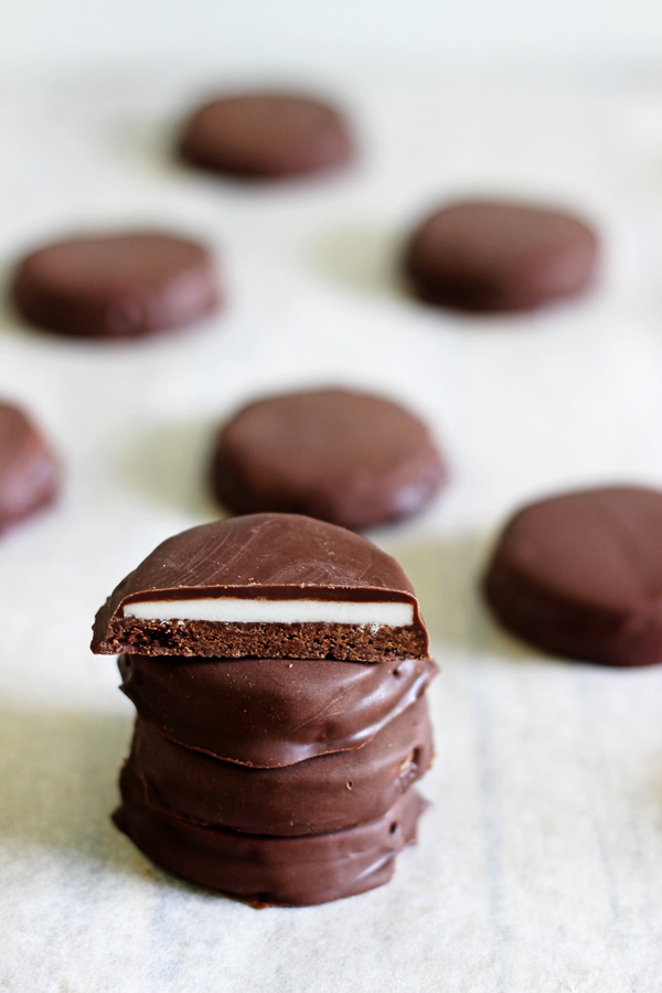 Homemade Mint Slices - New Zealand's favourite biscuit made at home! Crispy chocolate biscuits topped with peppermint fondant and coated in chocolate. | thekiwicountrygirl.com