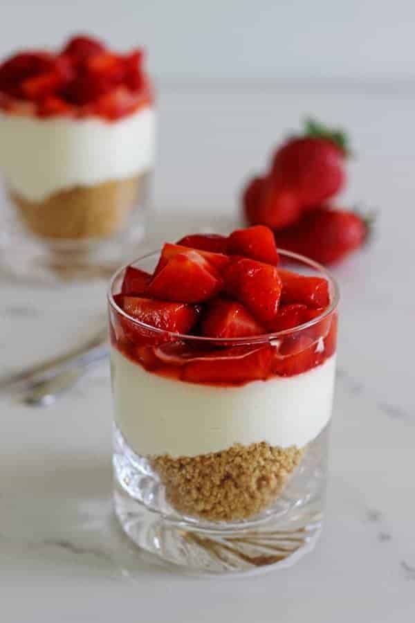 No bake strawberry cheesecake for 2 - the perfect small batch dessert for Christmas - plus, they're refined sugar free and lightened up with Greek yoghurt! | thekiwicountrygirl.com