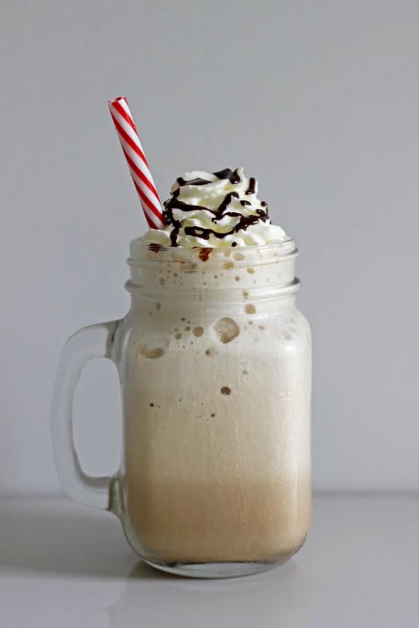 Homemade Frappuccino Recipe - now you can make your favourite iced coffee drink at home! Basic espresso flavour as well as how to make 3 other flavours | thekiwicountrygirl.com