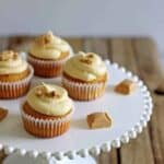 Small batch Caramilk Cupcakes are the perfect way to enjoy that highly sought after Caramilk chocolate without sacrificing the whole bar - the recipe only makes 5 perfect Caramilk Cupcakes! | thekiwicountrygirl.com