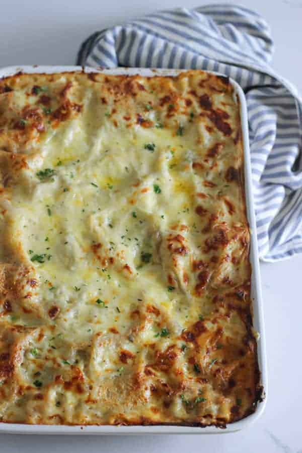 My favourite easy lasagne recipe - step by step photos and instructions to help you make the perfect lasagne and impress your dinner guests! It's a family favourite! | thekiwicountrygirl.com