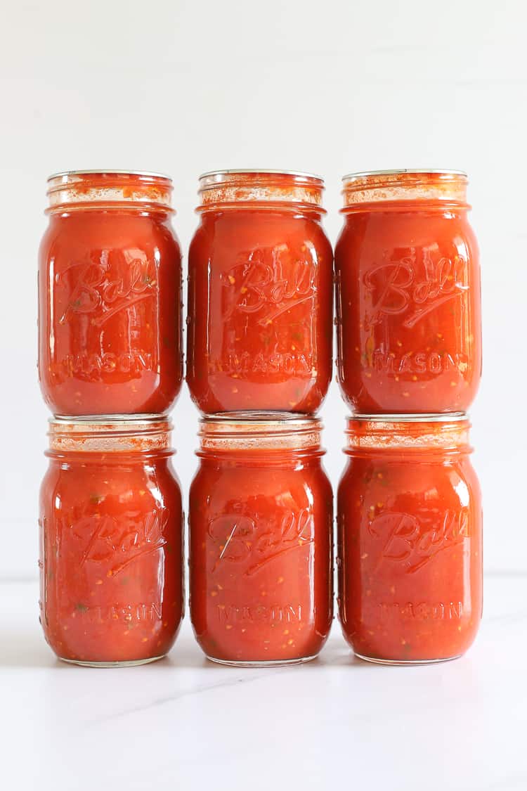 6 pint jars of homemade tomato basil pasta sauce