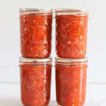 4 half pint jars of homemade salsa